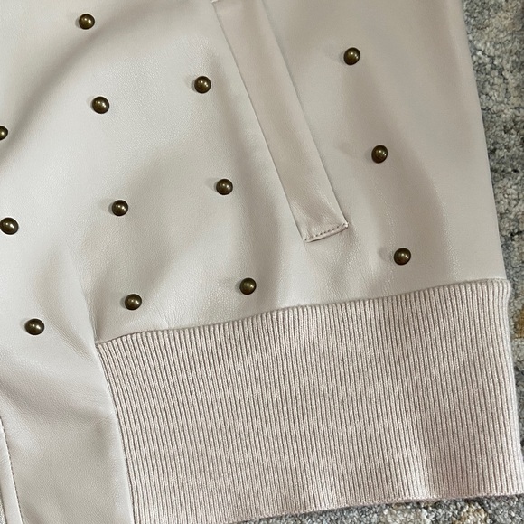 Sioni Light Beige Bomber Jacket Sweater with Metallic Details - Picture 6 of 15
